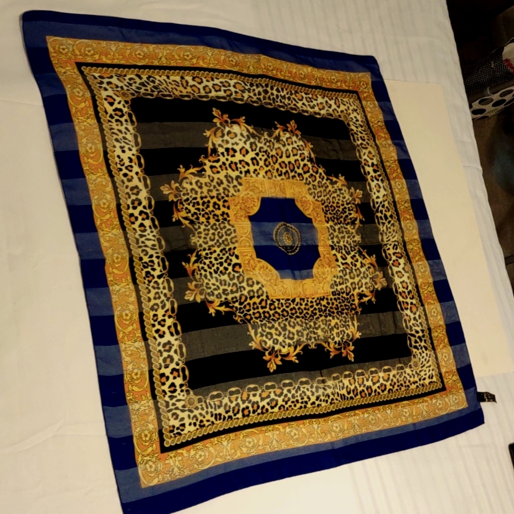 Royal pattern Wrap